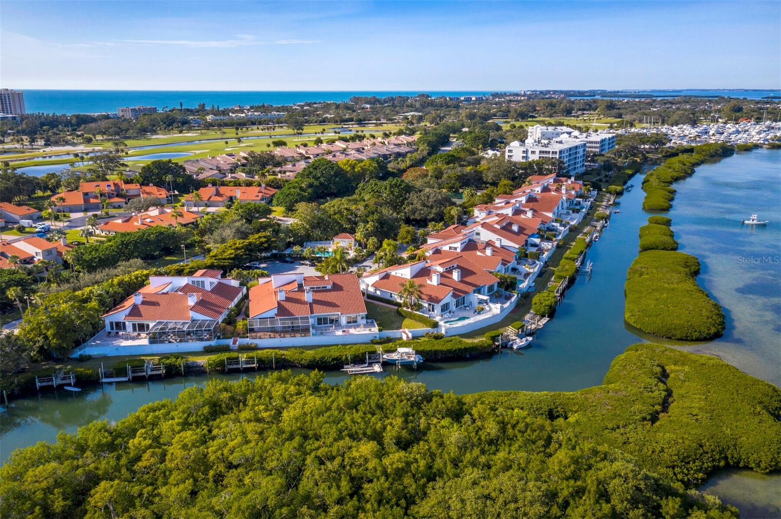 2282 HARBOUR COURT DR