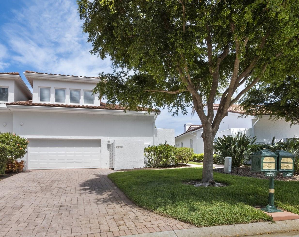 2282 HARBOUR COURT DR