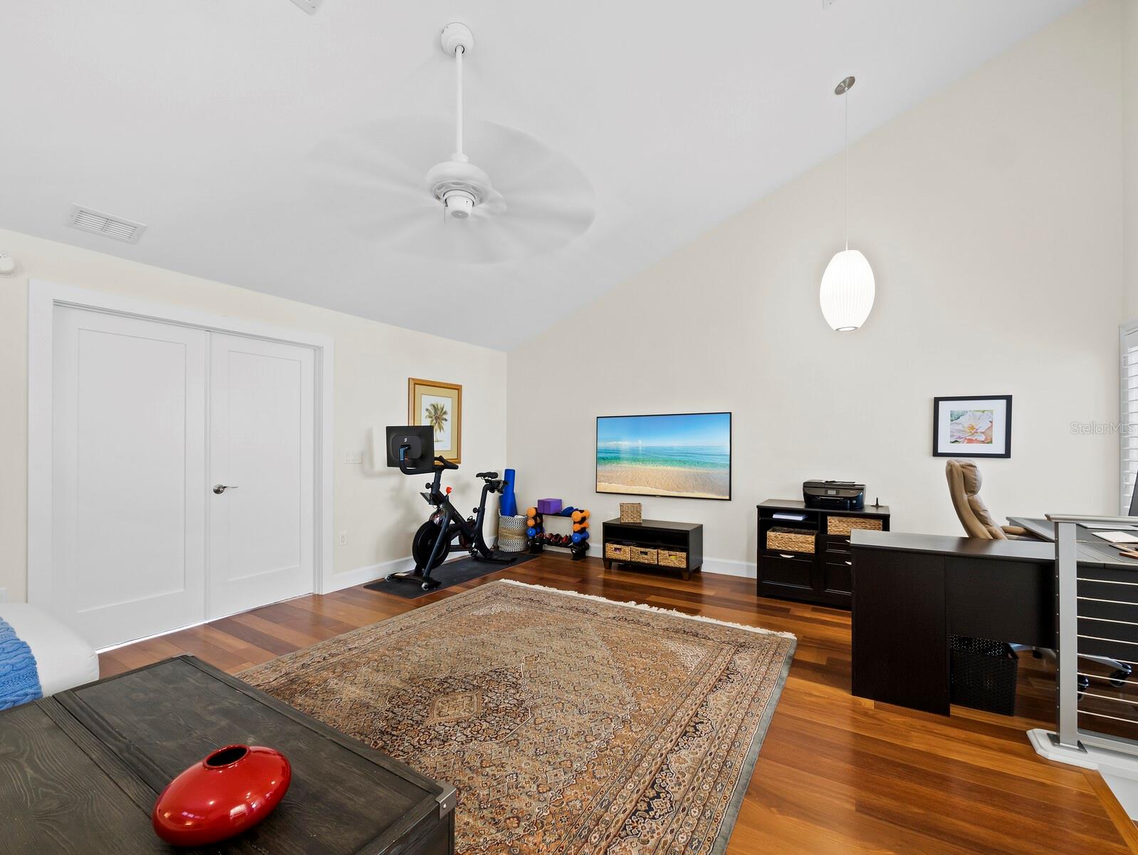 2282 HARBOUR COURT DR