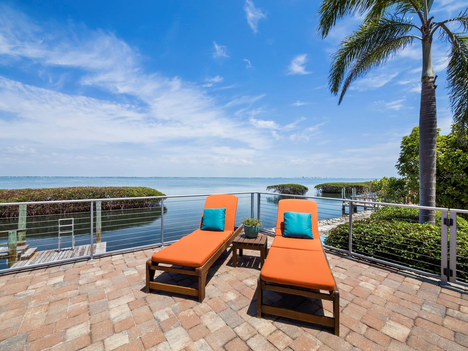 2282 HARBOUR COURT DR