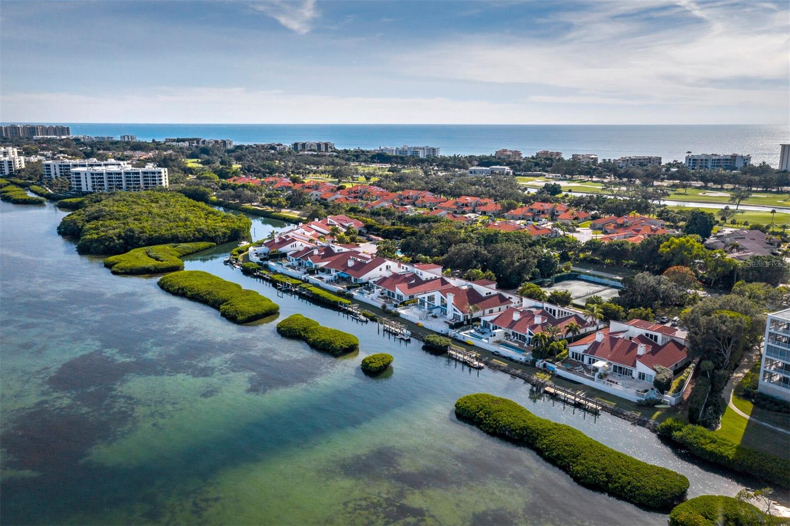 2282 HARBOUR COURT DR