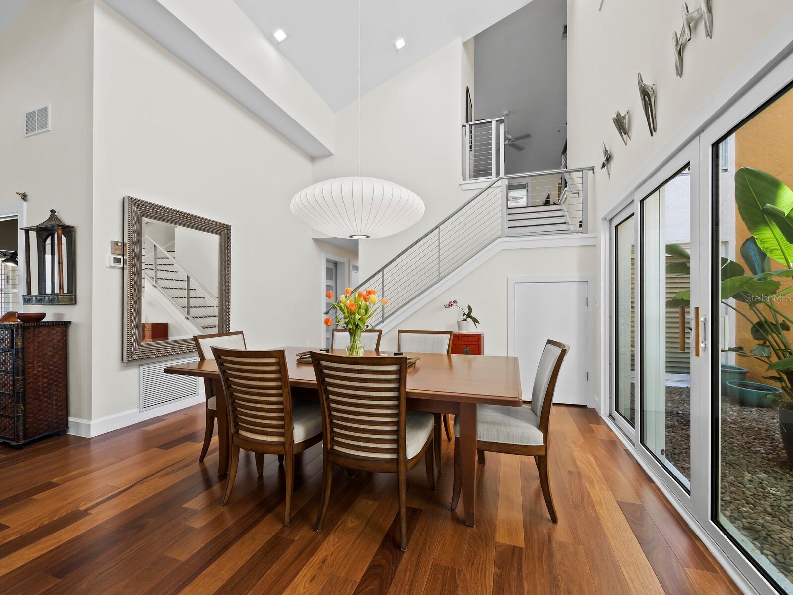 2282 HARBOUR COURT DR