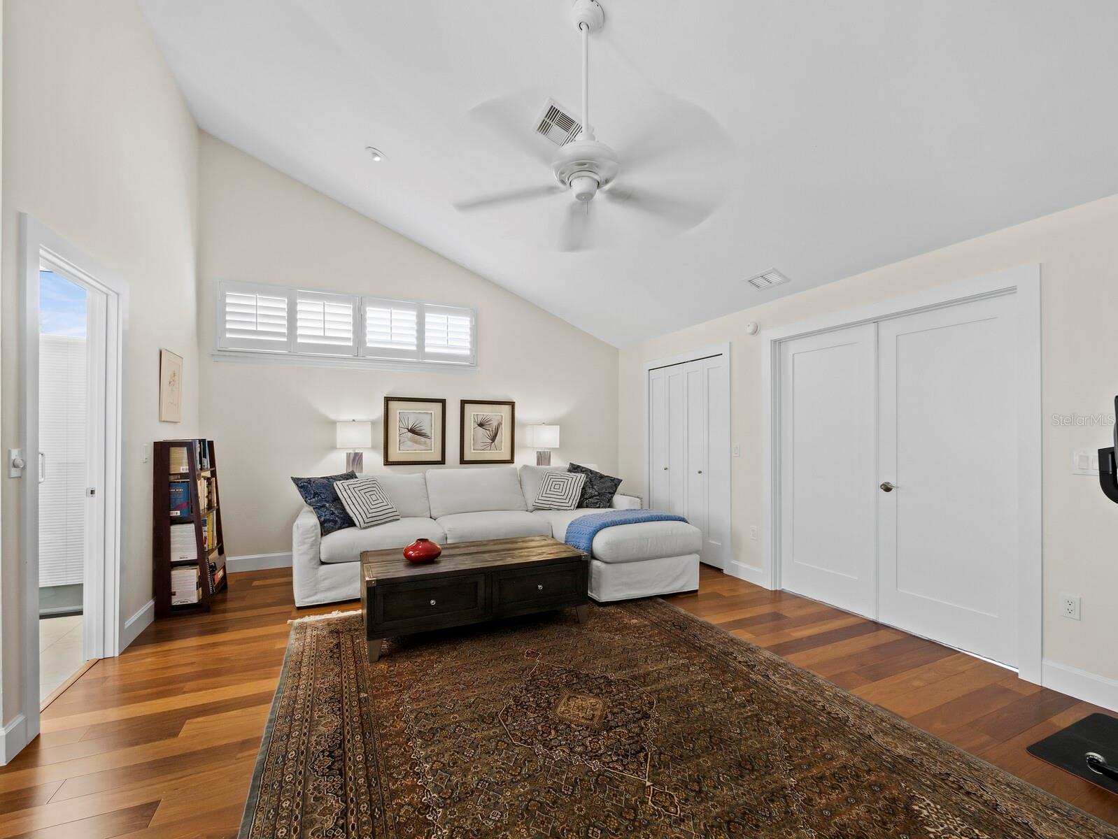 2282 HARBOUR COURT DR