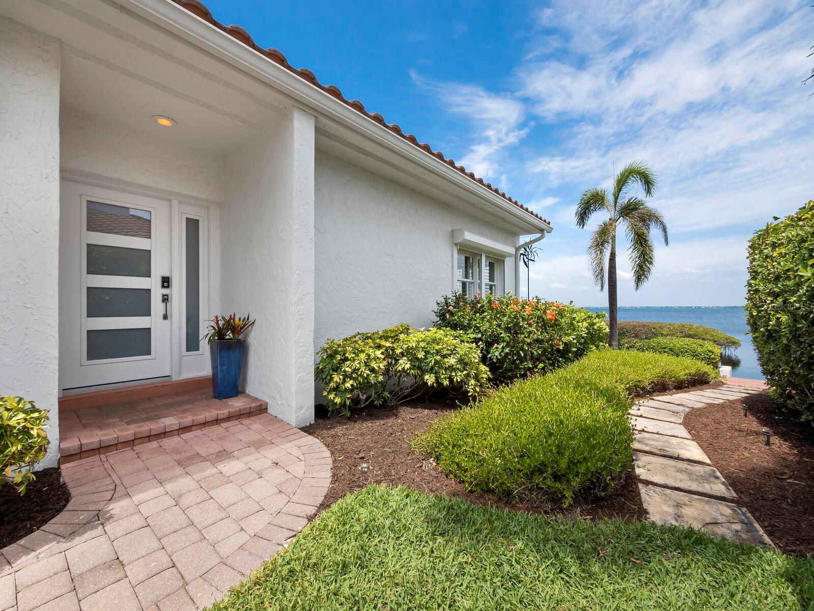 2282 HARBOUR COURT DR