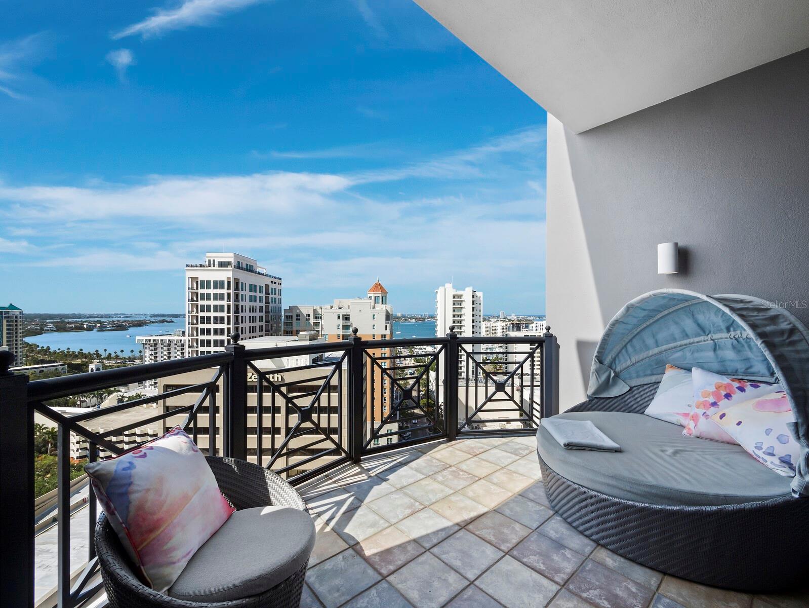 50 CENTRAL AVE #17PHD