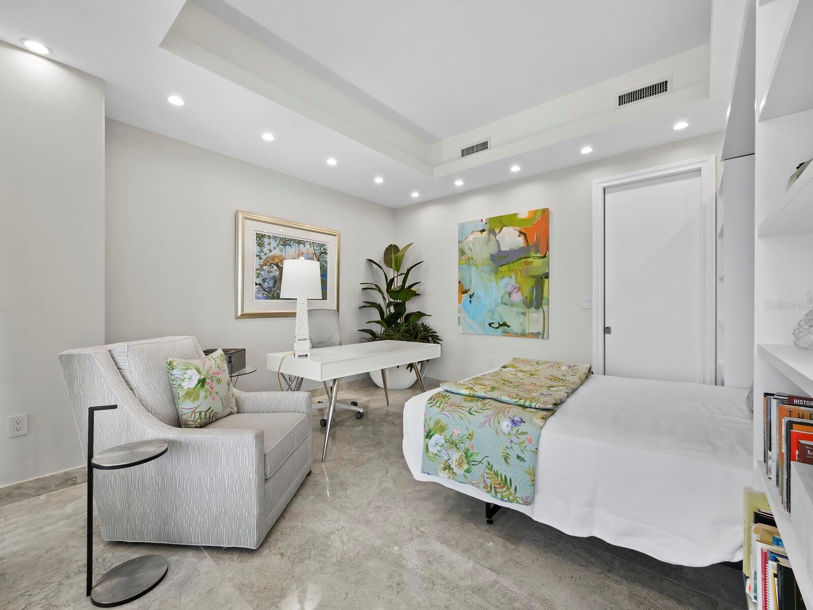 50 CENTRAL AVE #17PHD