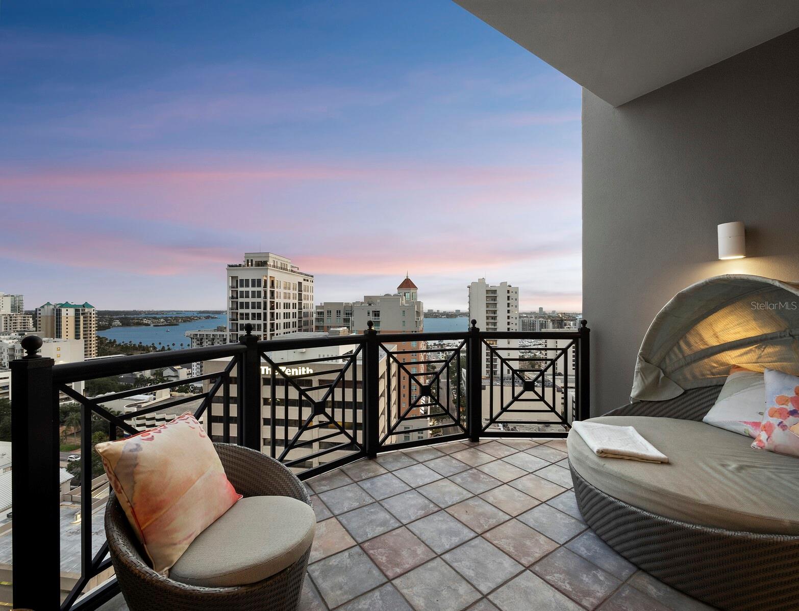 50 CENTRAL AVE #17PHD