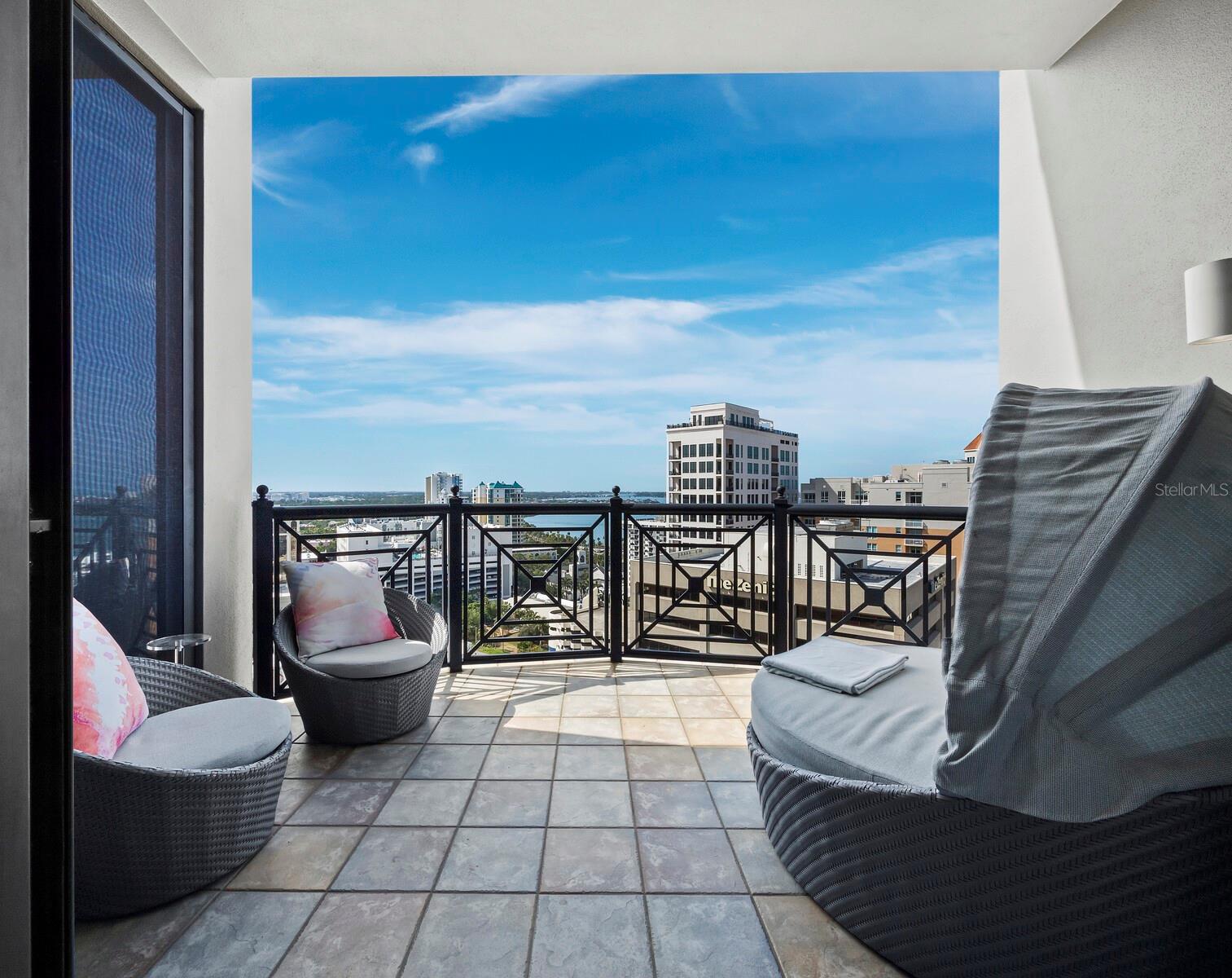 50 CENTRAL AVE #17PHD