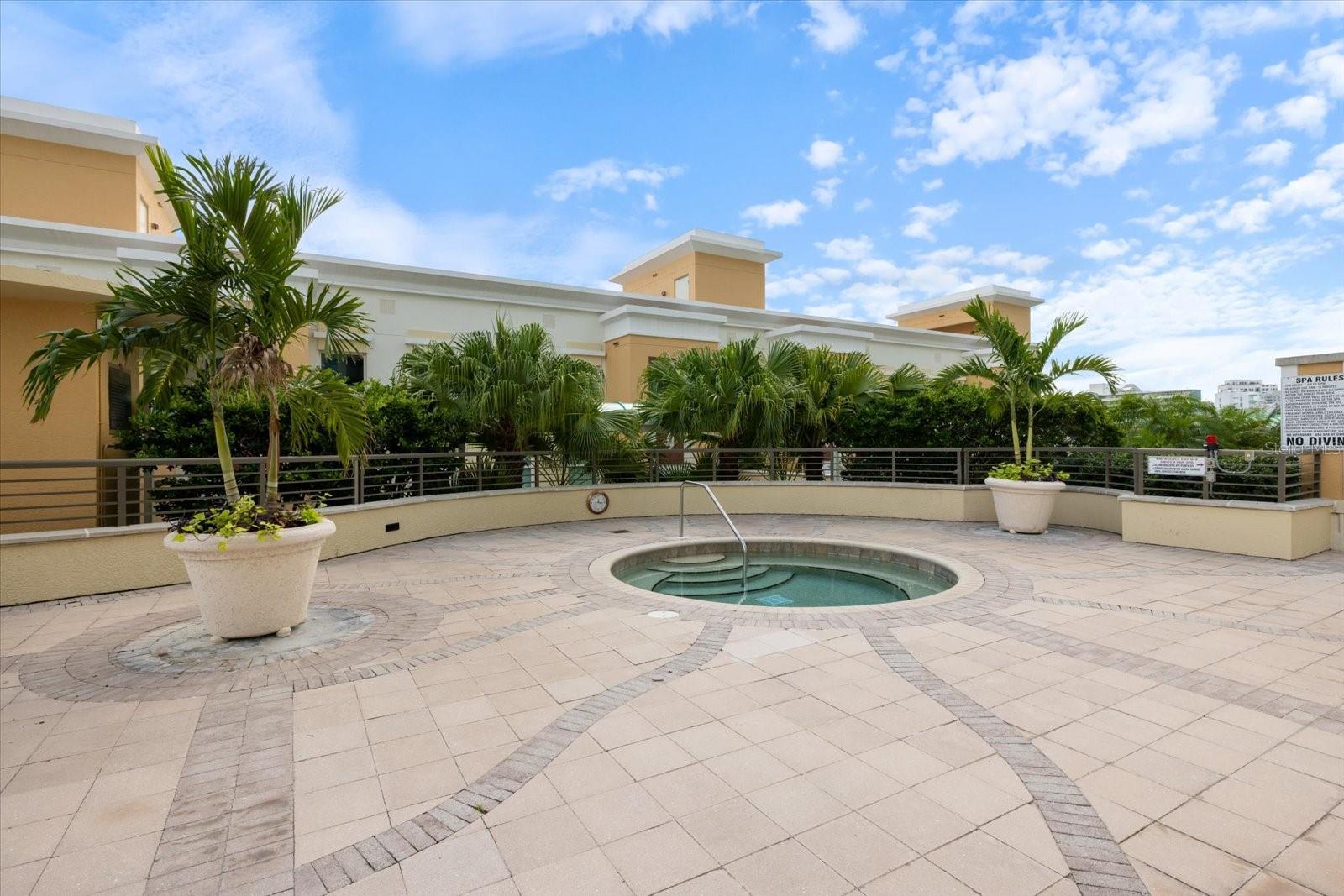 800 N TAMIAMI TRL #806