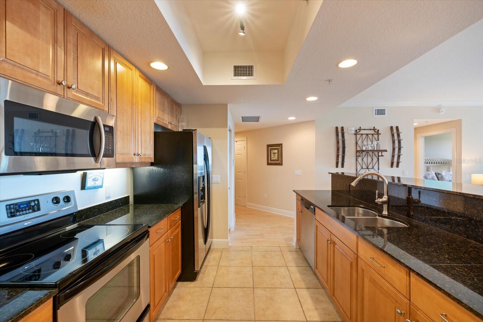 800 N TAMIAMI TRL #806