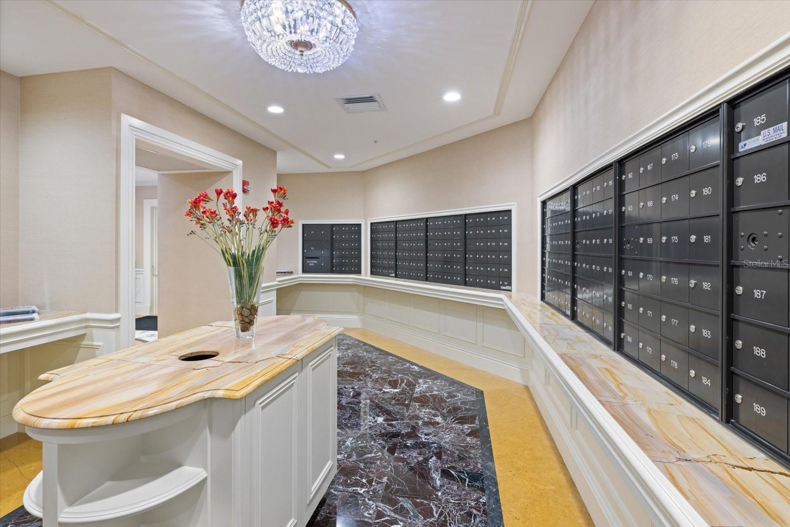 800 N TAMIAMI TRL #806