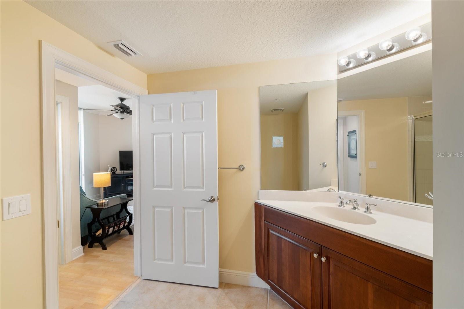 800 N TAMIAMI TRL #806