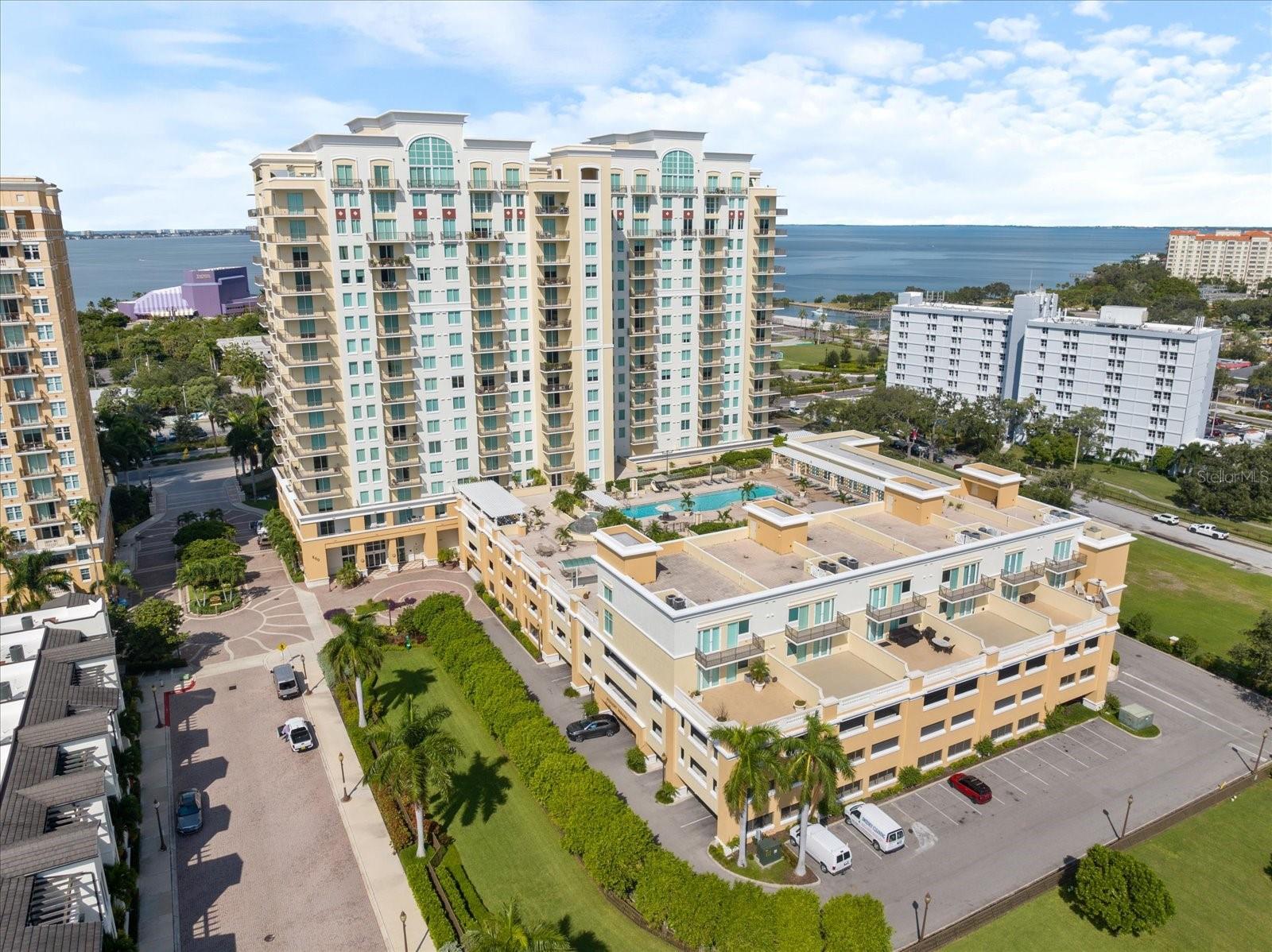800 N TAMIAMI TRL #806