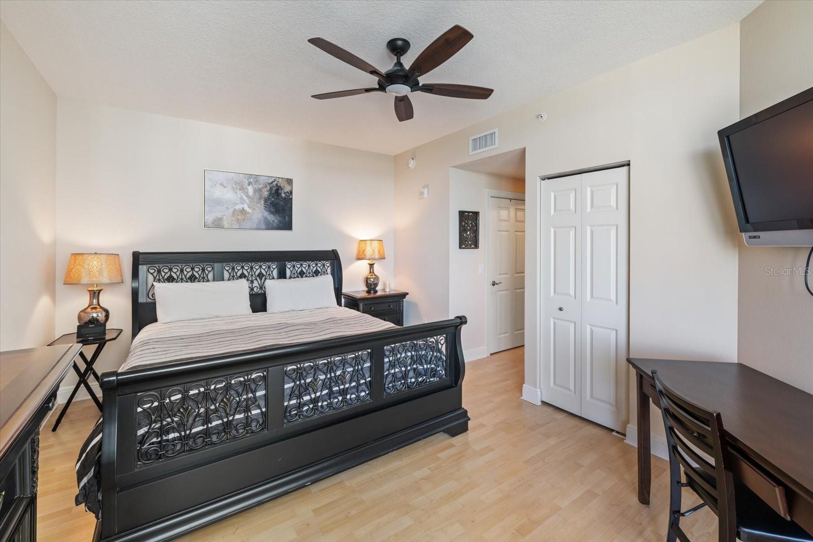 800 N TAMIAMI TRL #806