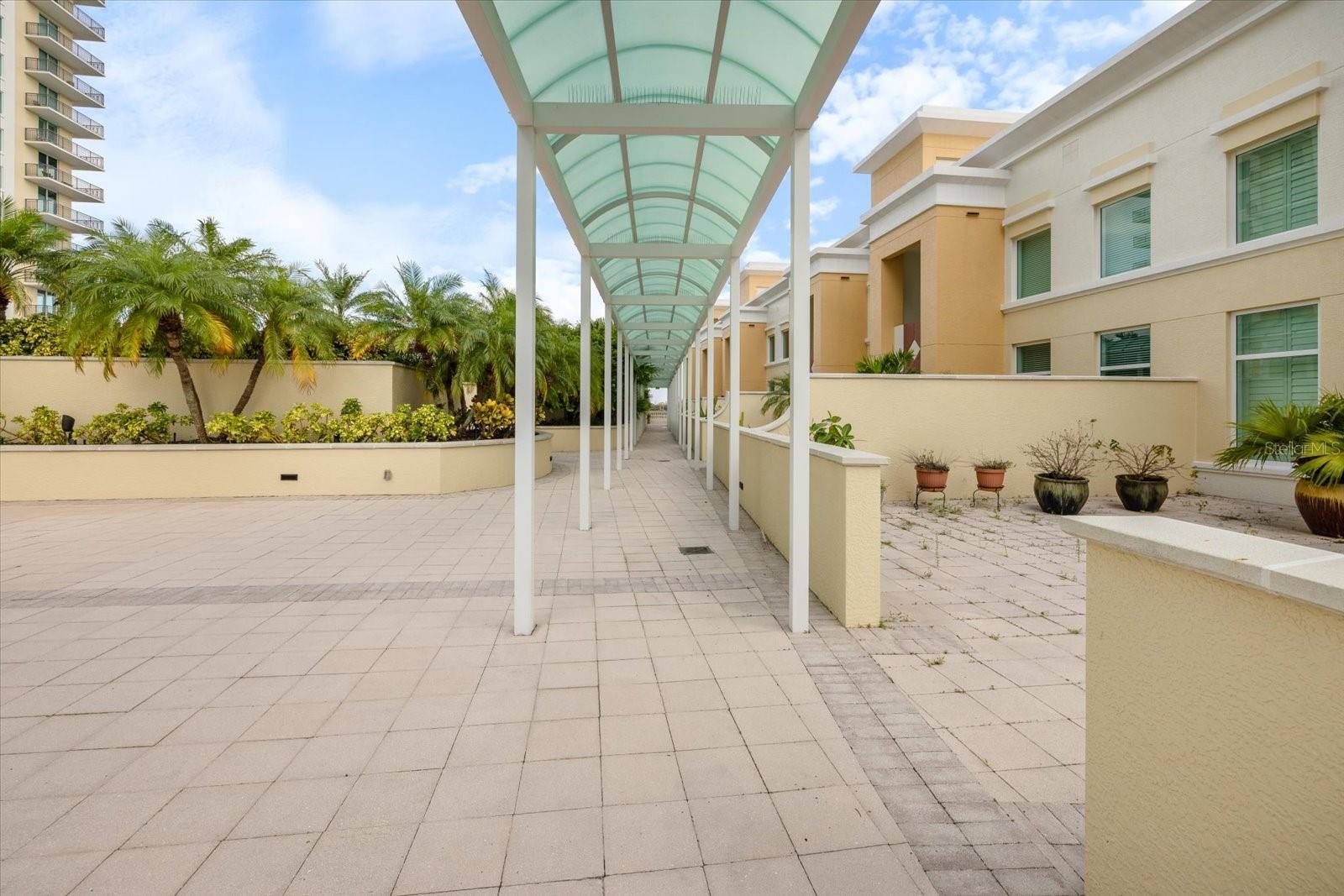 800 N TAMIAMI TRL #806
