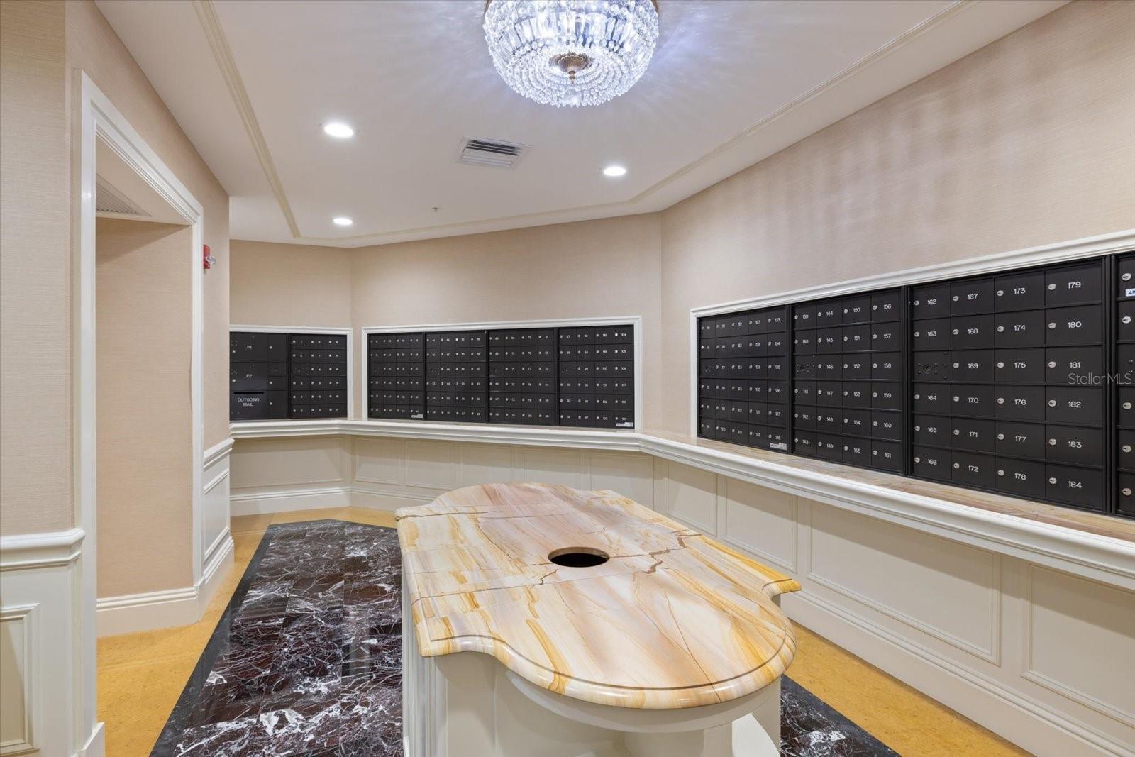 800 N TAMIAMI TRL #806