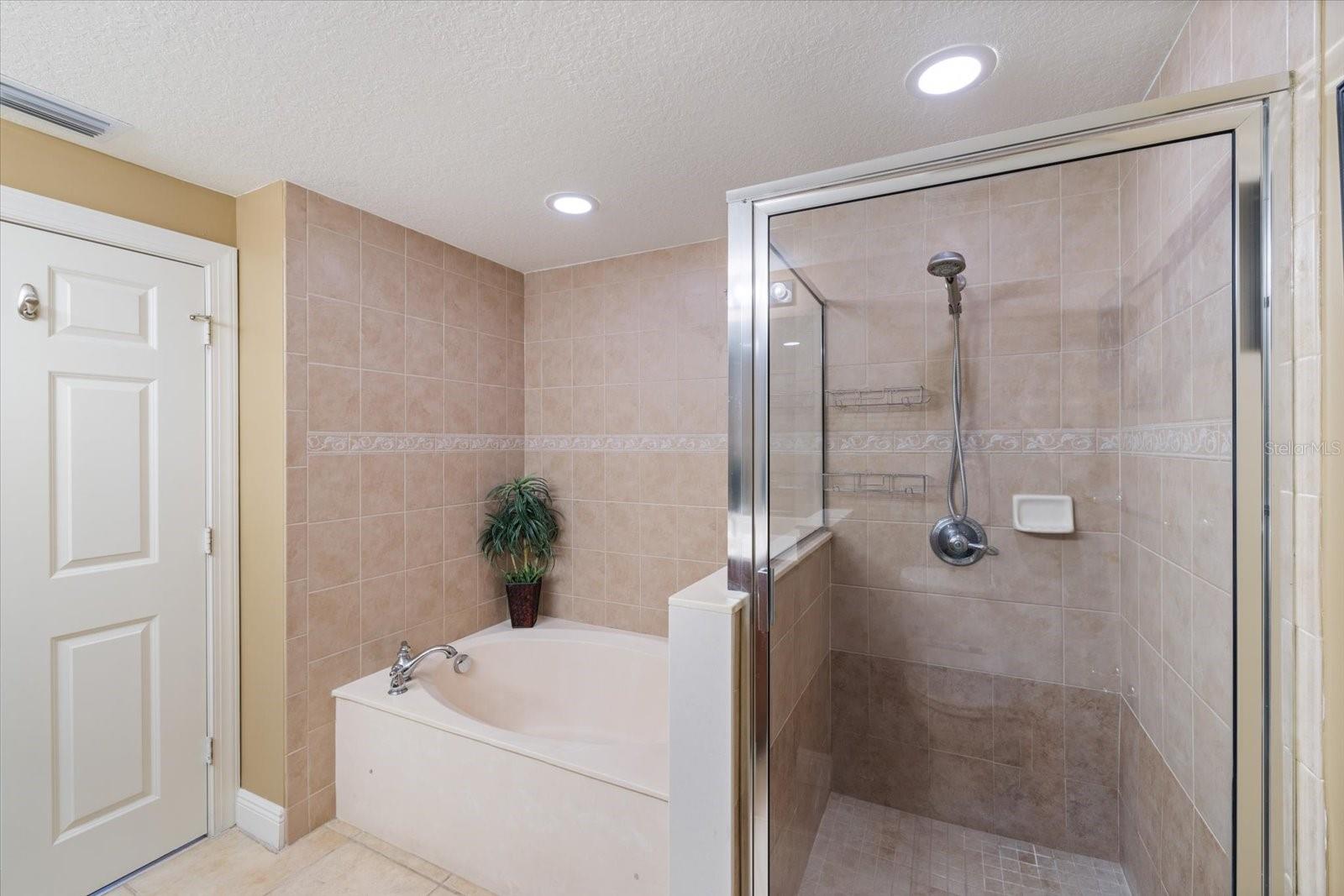 800 N TAMIAMI TRL #806