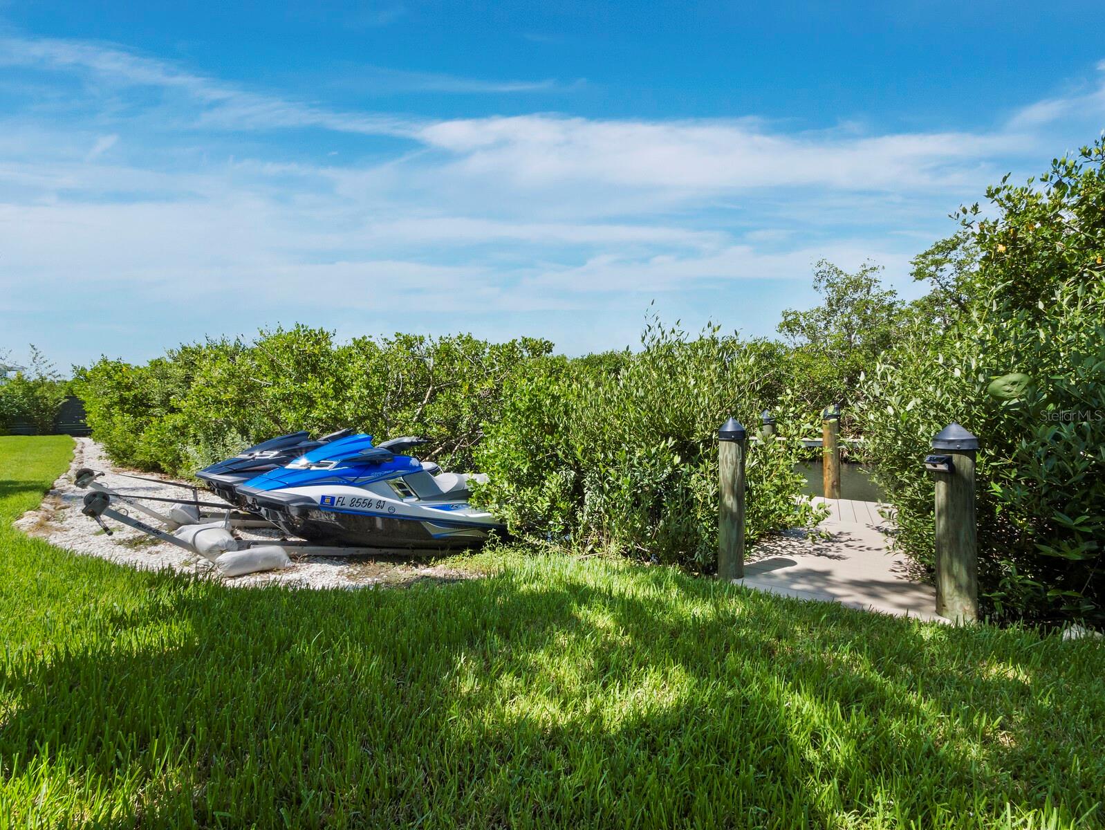 8810 FISHERMENS BAY DR