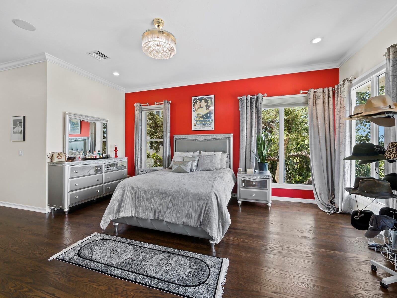 8810 FISHERMENS BAY DR