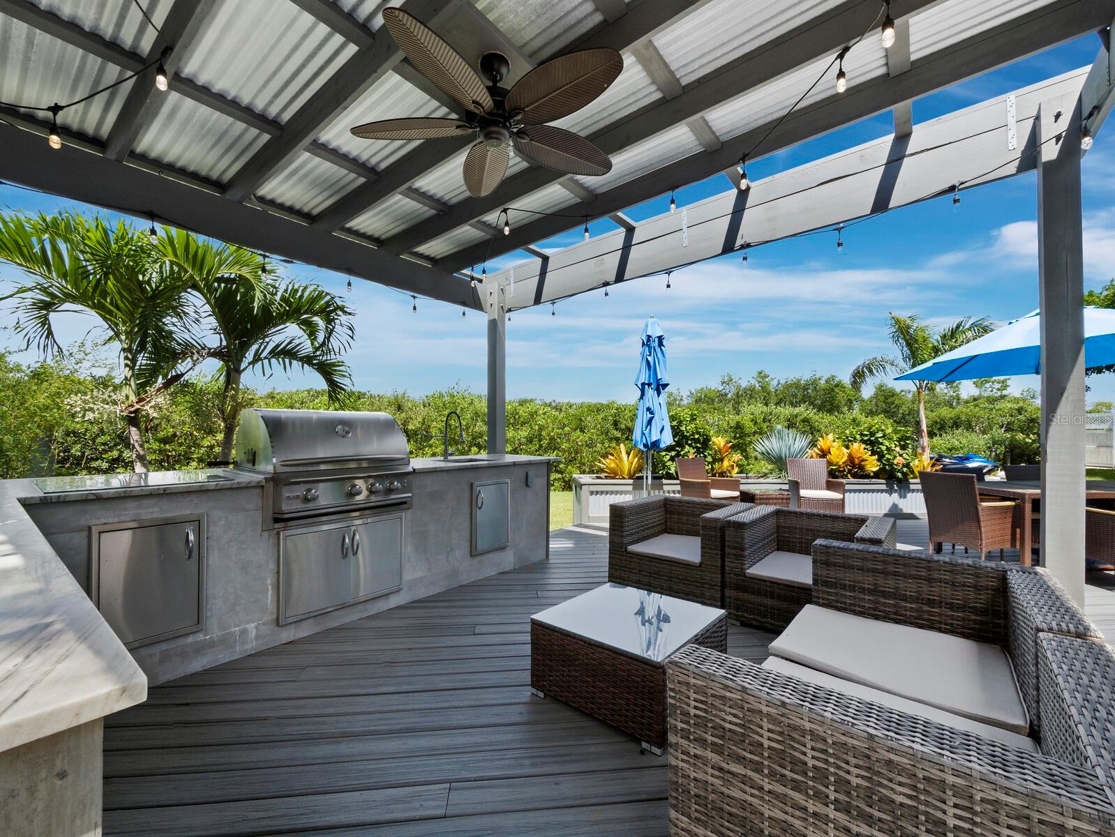 8810 FISHERMENS BAY DR