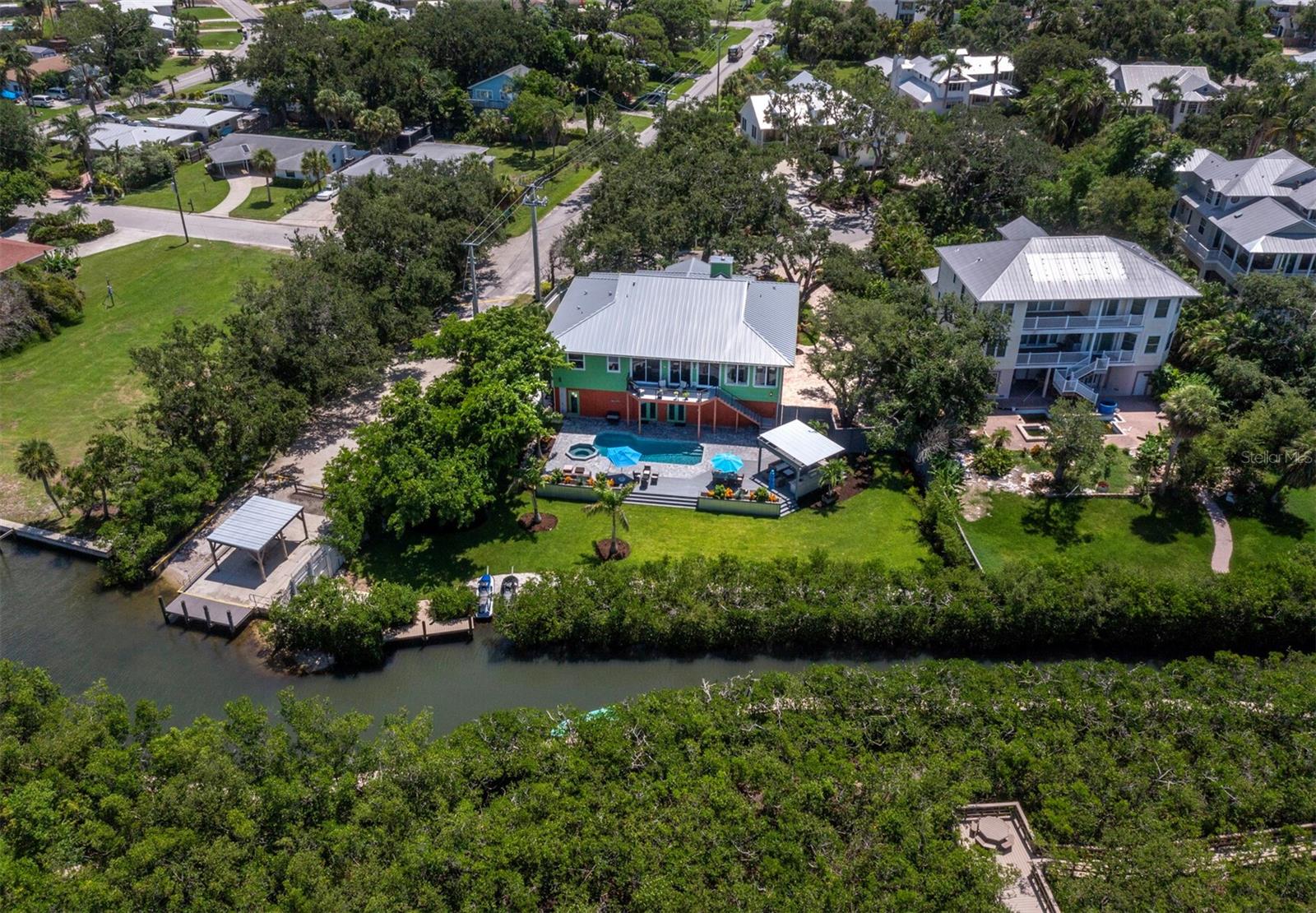 8810 FISHERMENS BAY DR