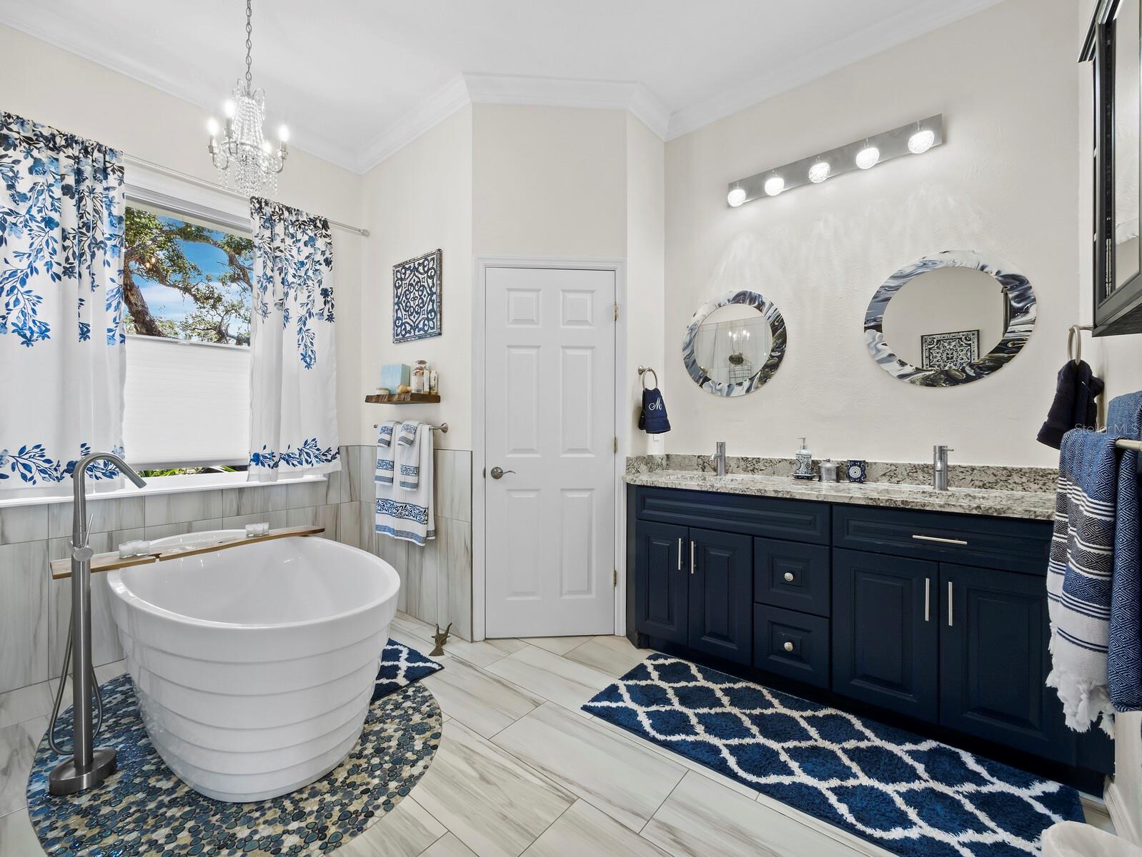 8810 FISHERMENS BAY DR