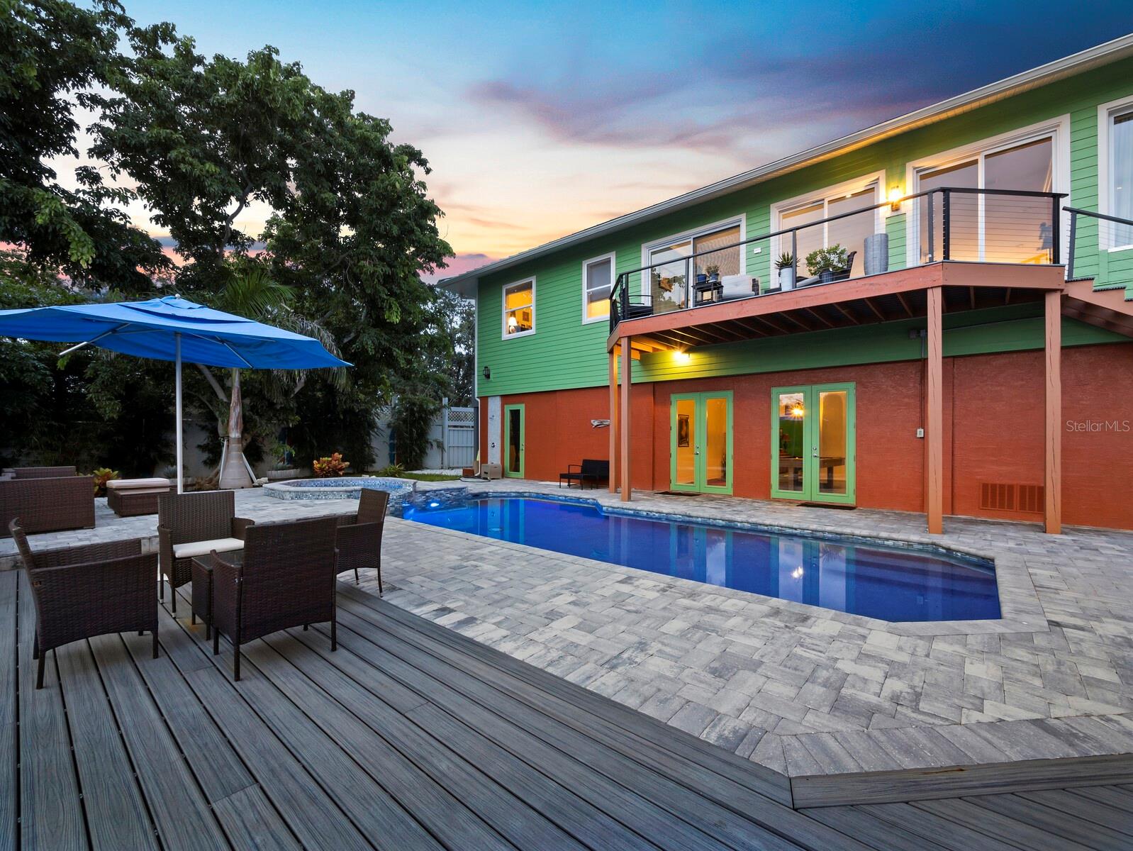 8810 FISHERMENS BAY DR