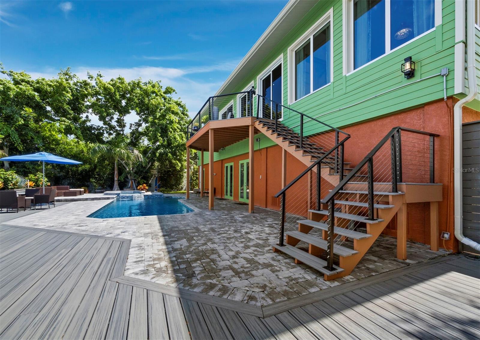 8810 FISHERMENS BAY DR