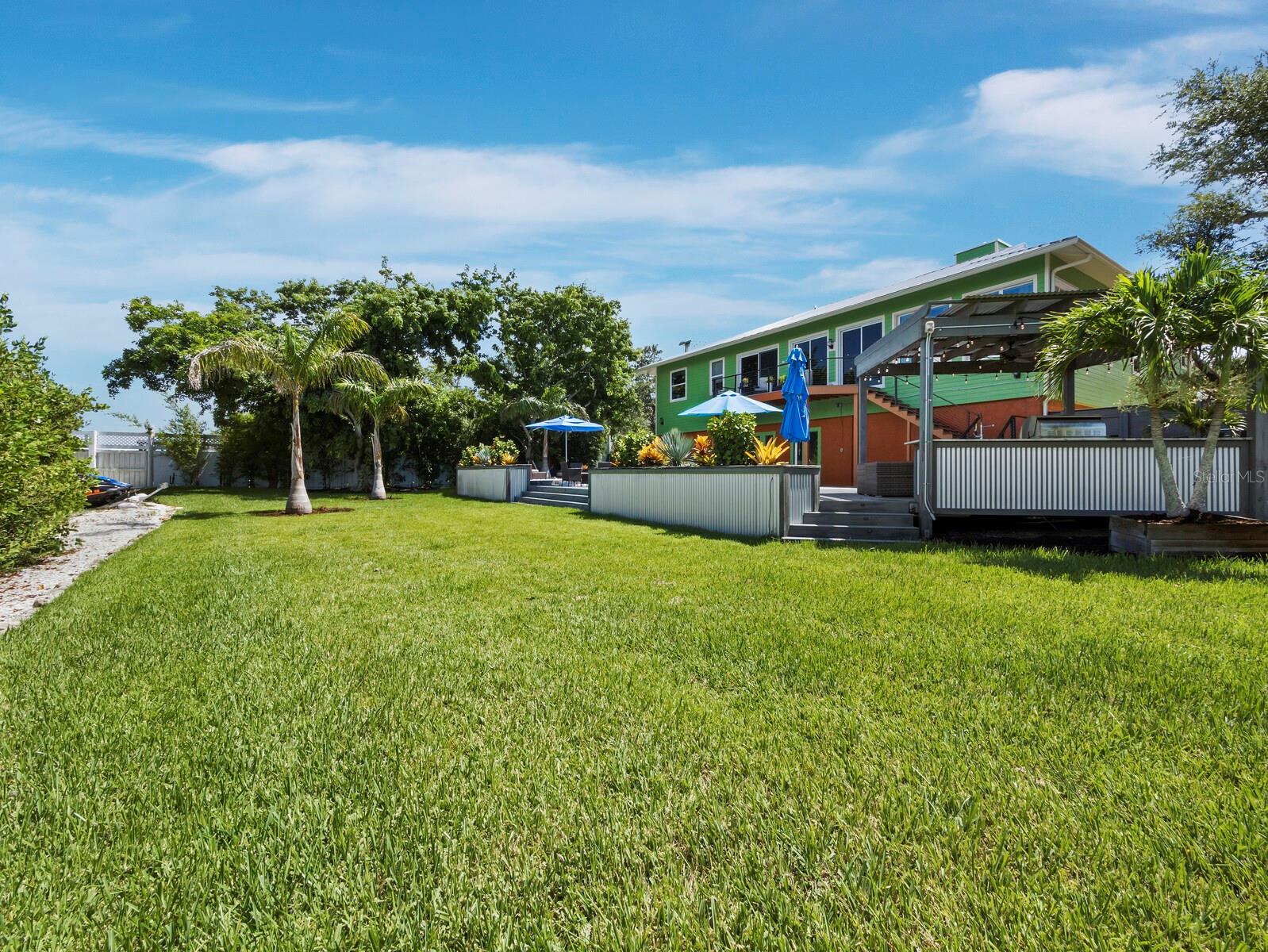 8810 FISHERMENS BAY DR