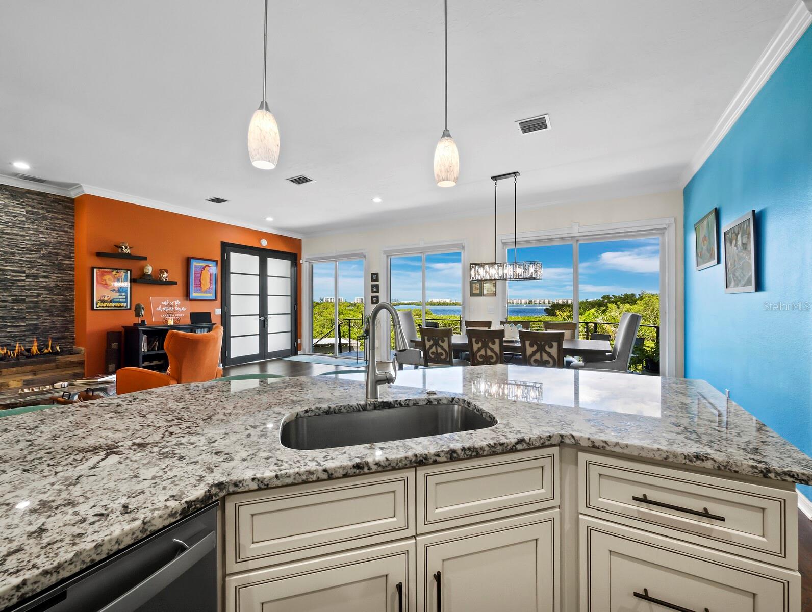 8810 FISHERMENS BAY DR