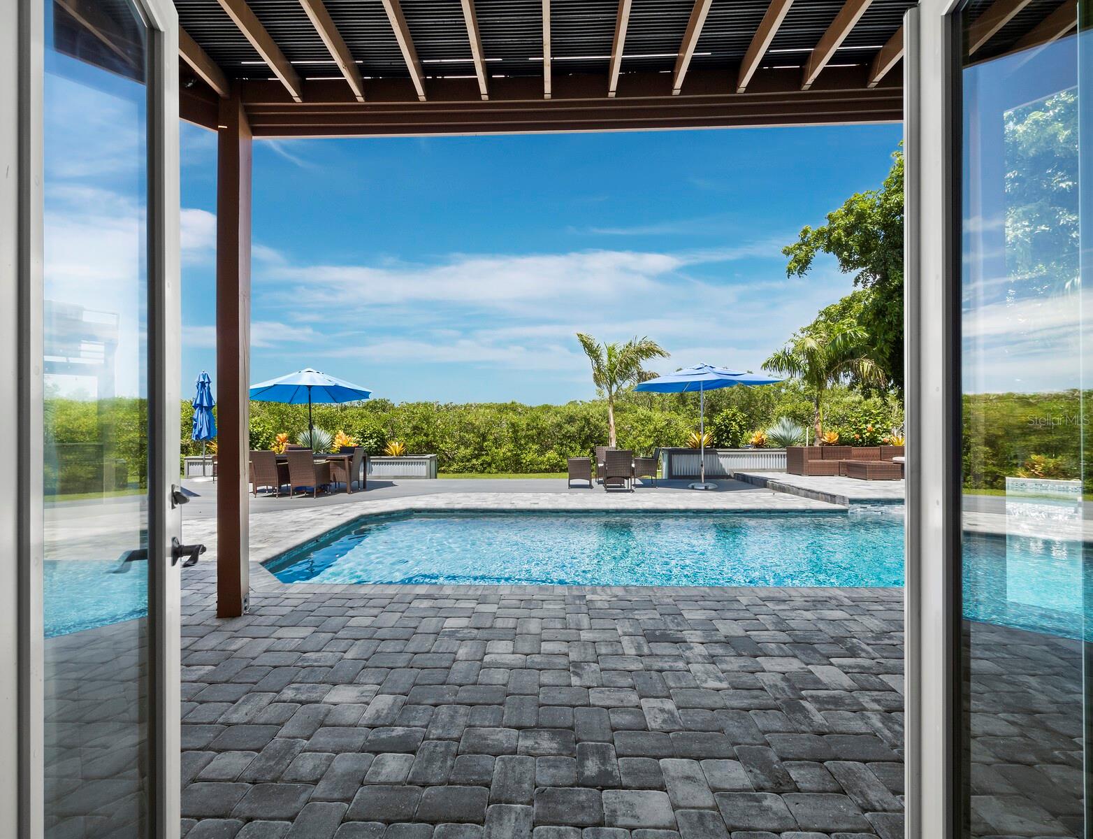 8810 FISHERMENS BAY DR