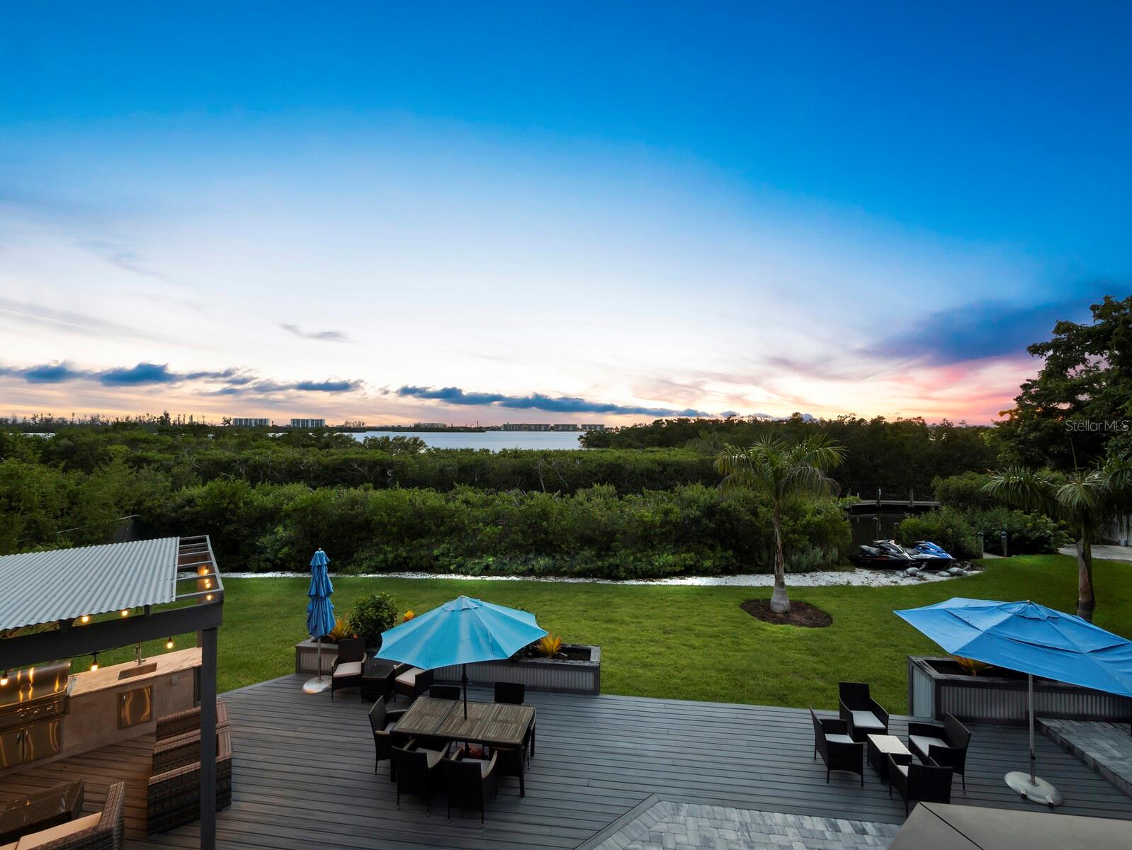 8810 FISHERMENS BAY DR