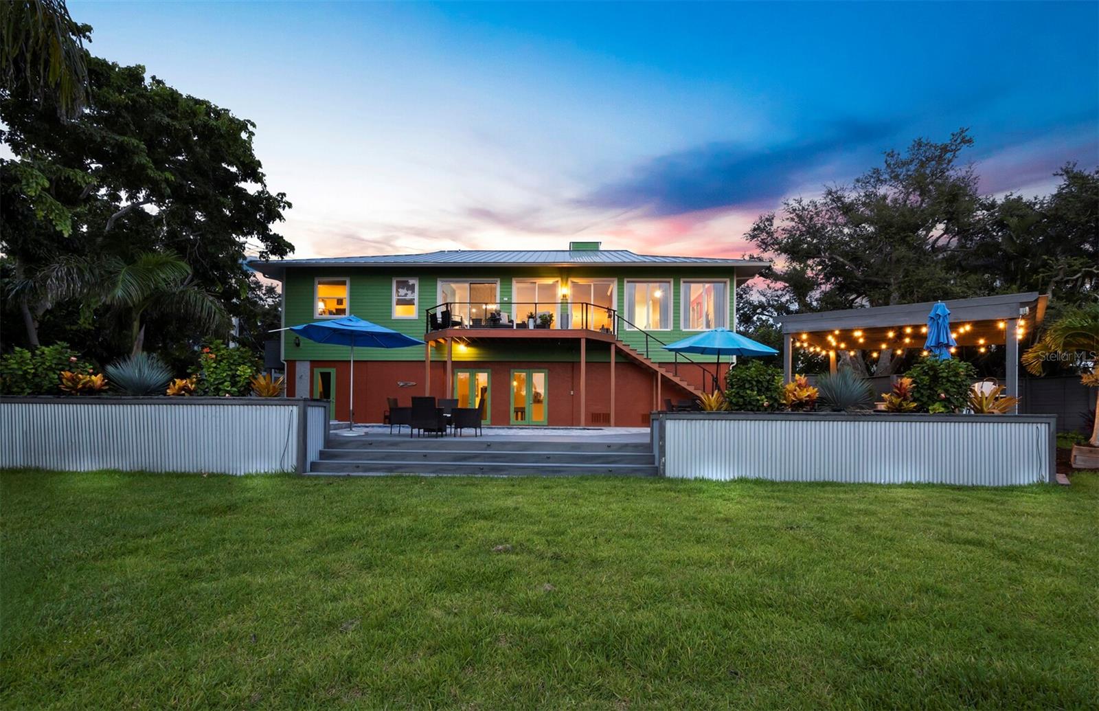 8810 FISHERMENS BAY DR