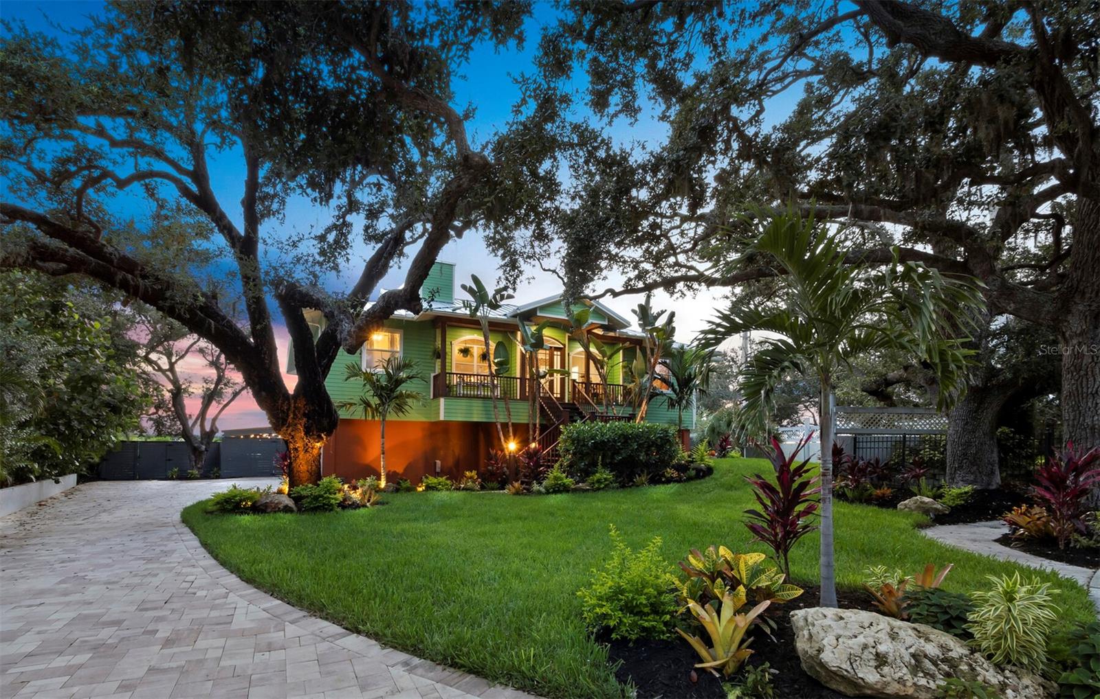 8810 FISHERMENS BAY DR