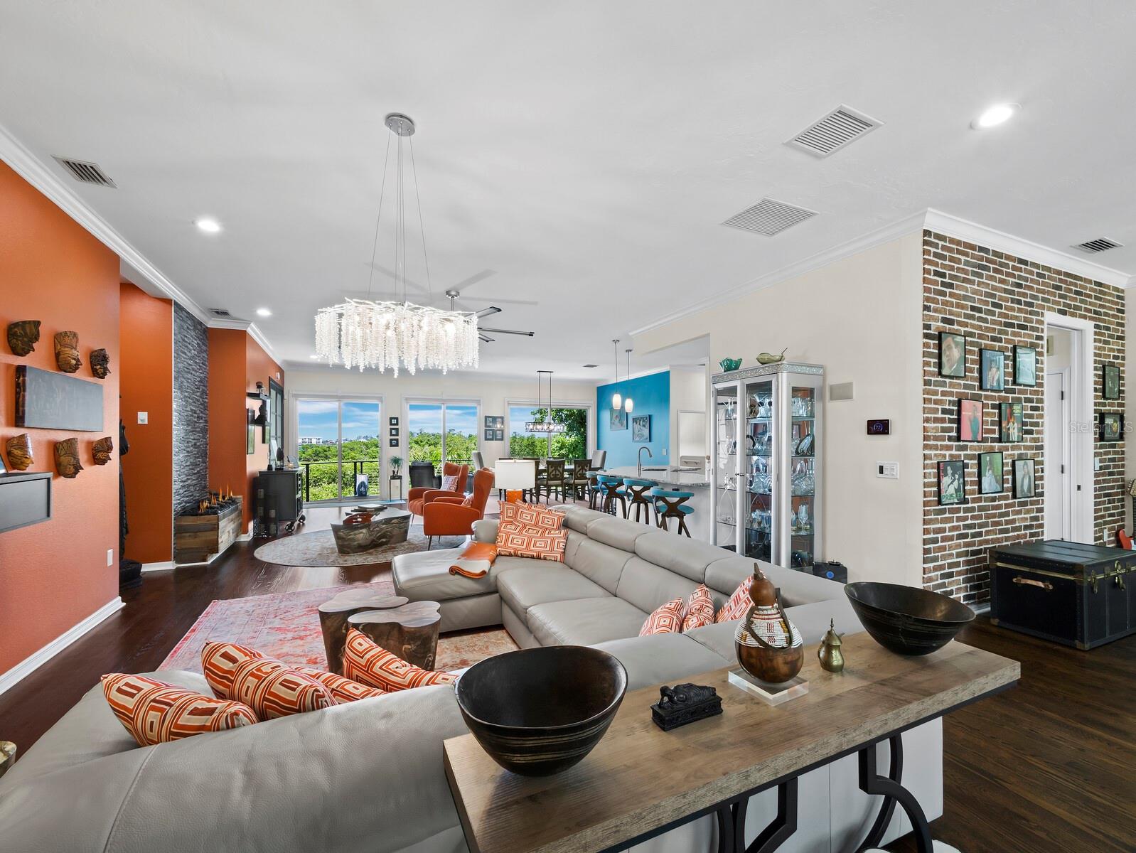 8810 FISHERMENS BAY DR