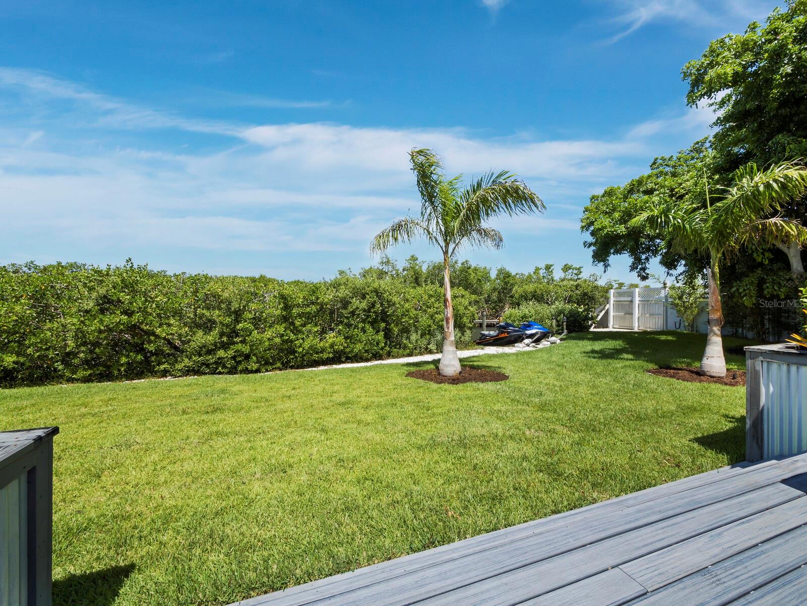 8810 FISHERMENS BAY DR