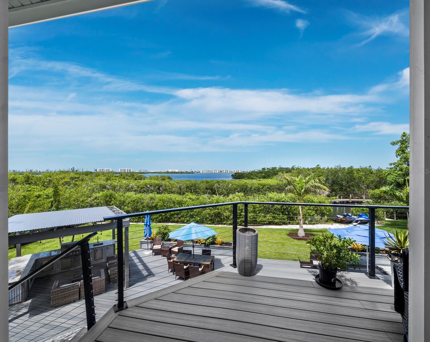 8810 FISHERMENS BAY DR