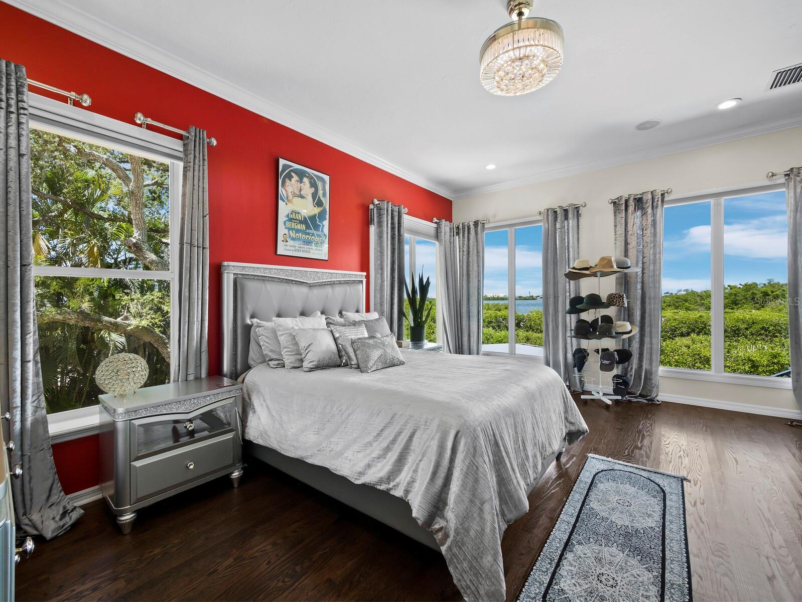 8810 FISHERMENS BAY DR