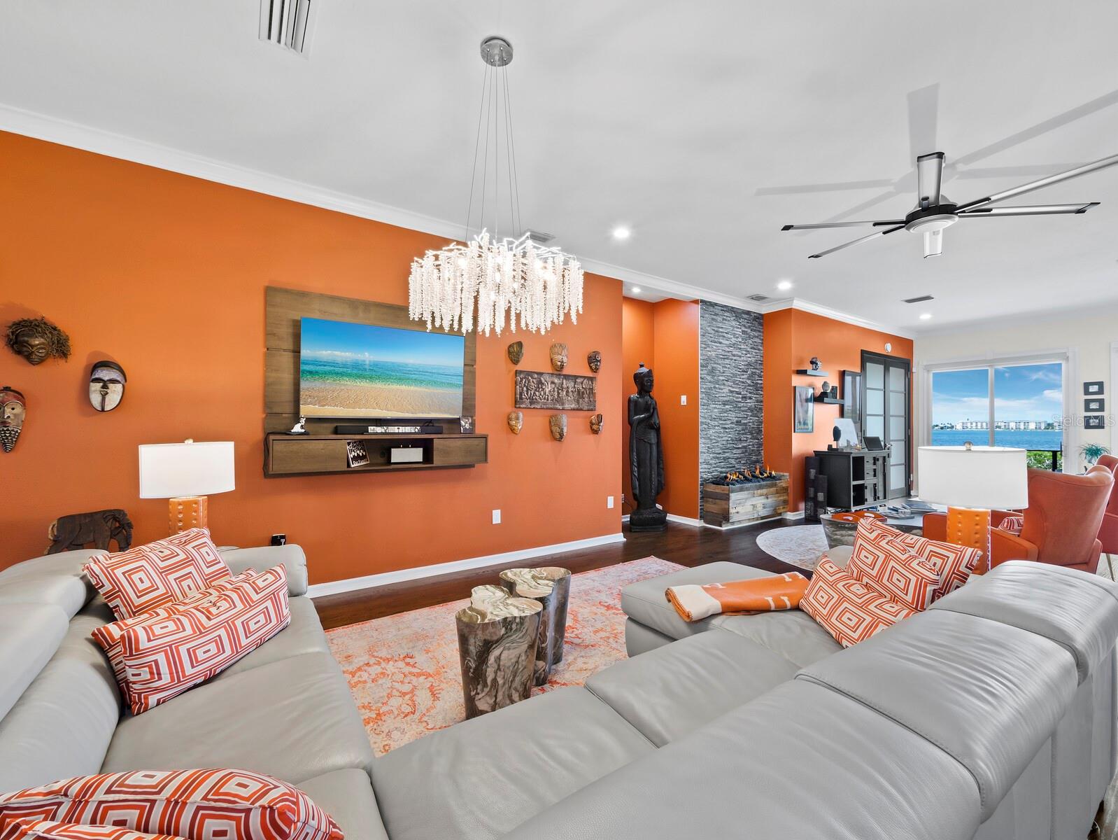 8810 FISHERMENS BAY DR