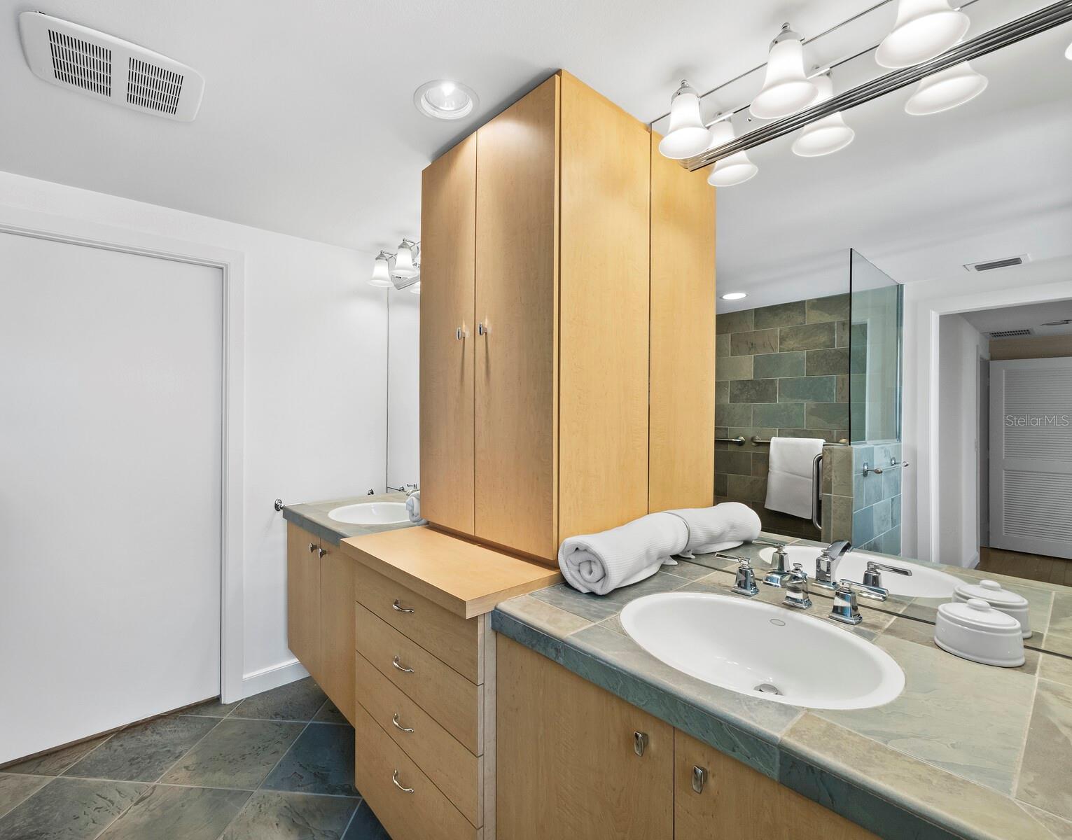 1255 N GULFSTREAM AVE #408