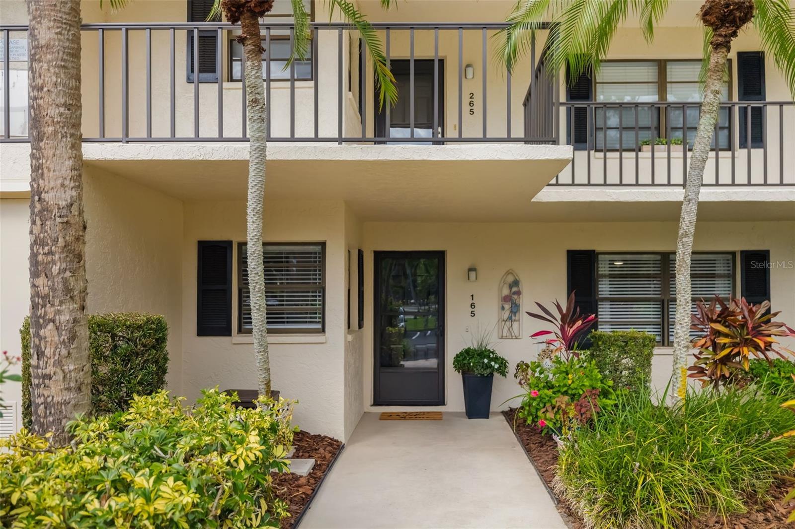 7050 FAIRWAY BEND LN #165