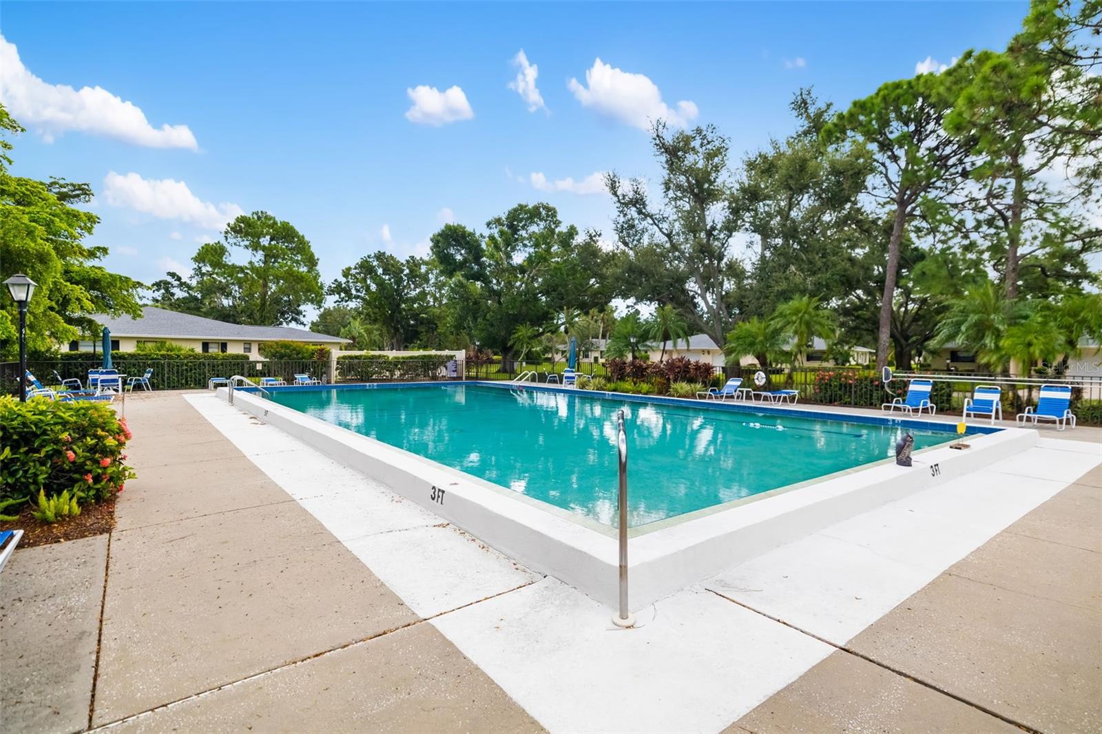 7050 FAIRWAY BEND LN #165