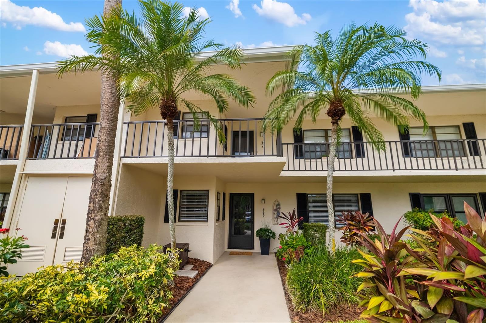 7050 FAIRWAY BEND LN #165