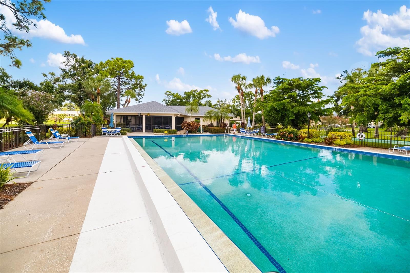 7050 FAIRWAY BEND LN #165