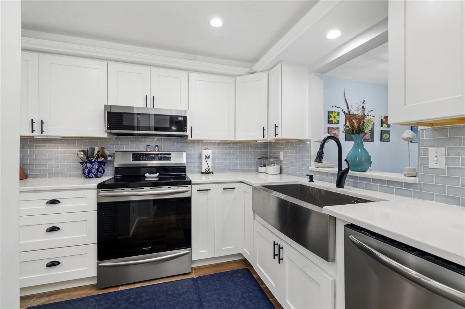 7050 FAIRWAY BEND LN #165