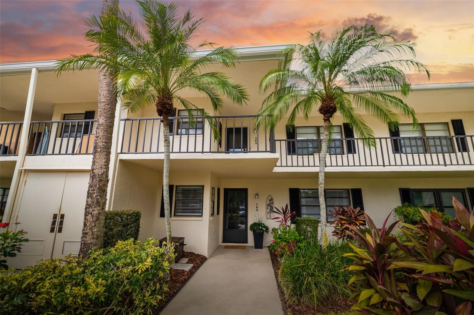 7050 FAIRWAY BEND LN #165