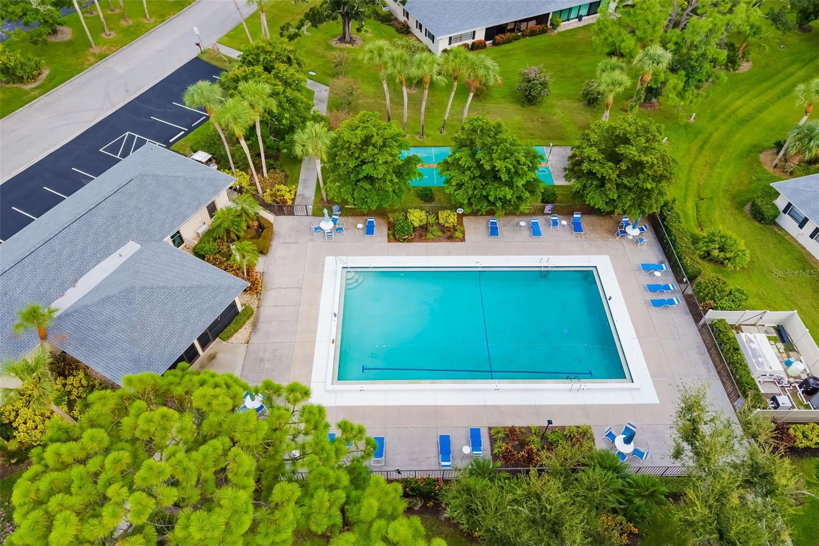 7050 FAIRWAY BEND LN #165