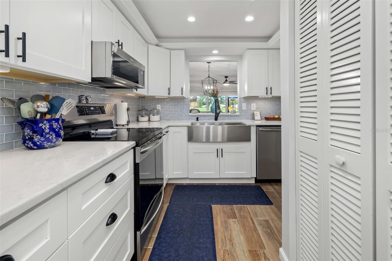 7050 FAIRWAY BEND LN #165