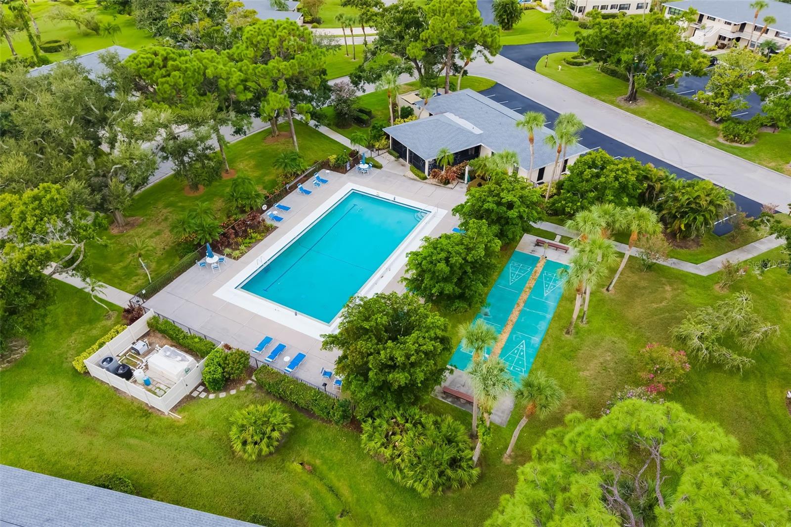 7050 FAIRWAY BEND LN #165