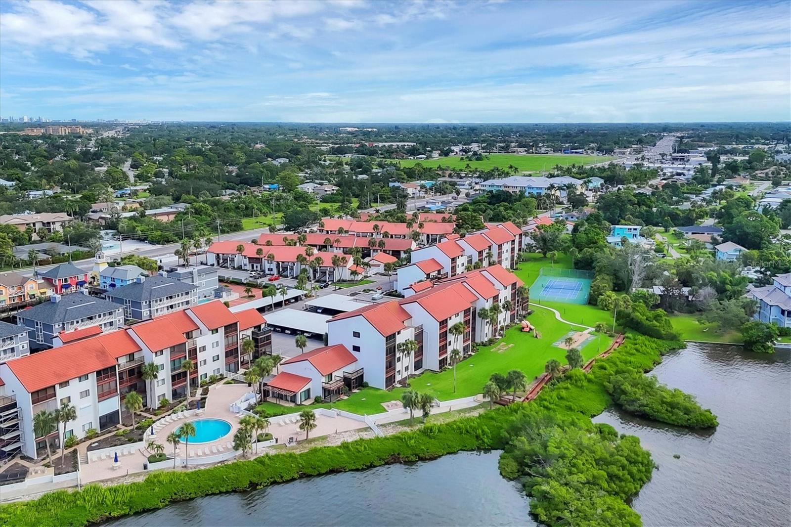 1644 STICKNEY POINT RD #102